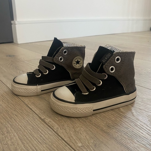 Chuck Taylor All Star Classic - Size 4C - Picture 2 of 9